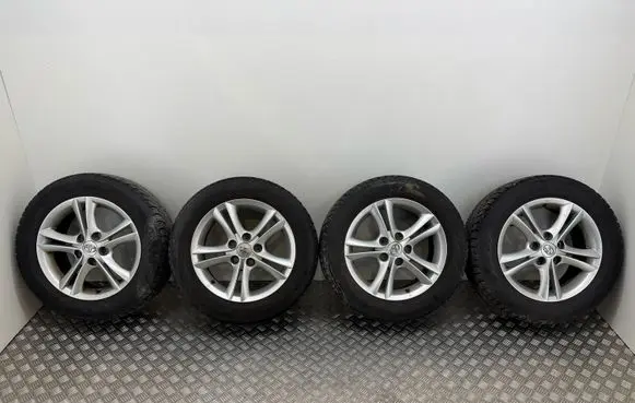 Toyota Avensis T270 R16 alloy rim TD3208023700