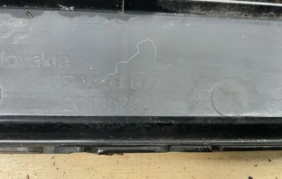 Volkswagen Touareg II Front bumper lower grill 7P6853677 20105290