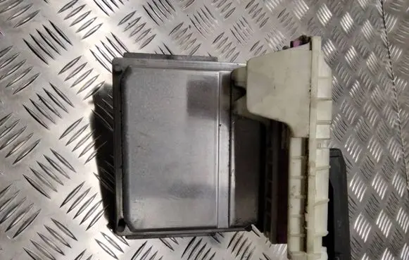 Volvo V70 Engine control unit/module 09496667A 28SA4018 0281001776