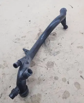 Volkswagen Tiguan Engine coolant pipe/hose 03L121071C