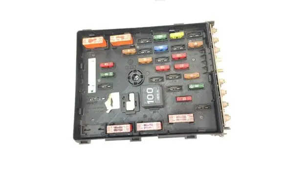 Volkswagen PASSAT B6 Fuse module 3C0937125 63592777