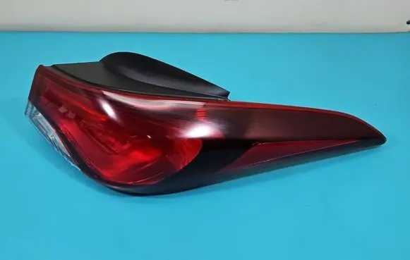 Hyundai Elantra Rear/tail lights 92402-3X2 IMPRK1483959