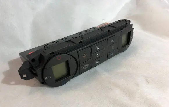 Volkswagen PASSAT B5.5 Climate control unit 3M5T18C612AL