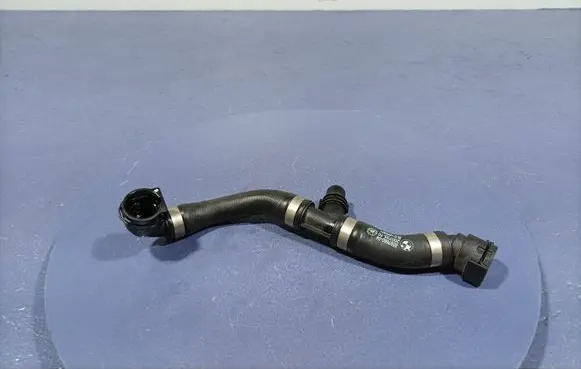 Audi A4 S4 B7 8E 8H Engine coolant pipe/hose 8597660