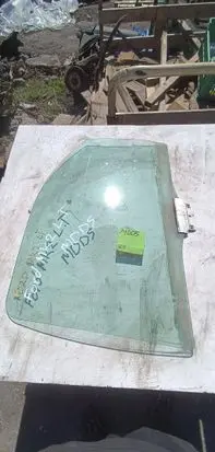 Ford Mondeo MK II Rear door window glass 1212123