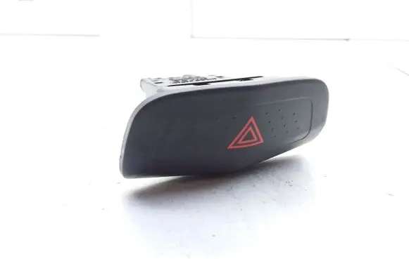 Nissan Primera Hazard light switch 06016