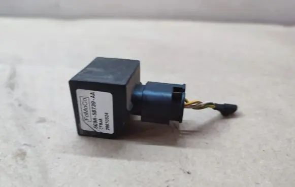 Ford Mondeo MK IV Airbag deployment crash/impact sensor 6G9N5B739AA