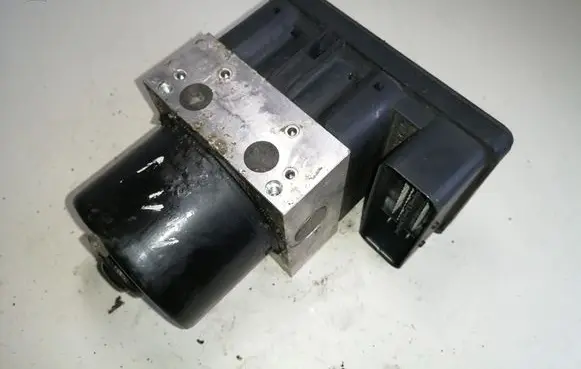 Volkswagen Golf IV ABS Pump 1J0614417D 1C0907379K