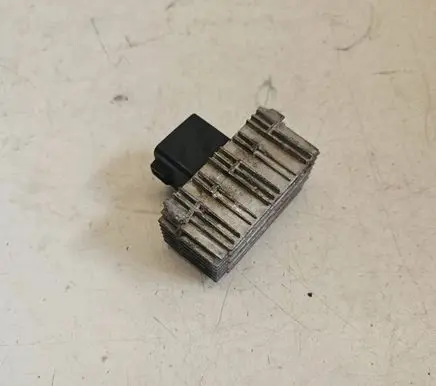 Opel Vectra C Glow plug pre-heat relay 09132691