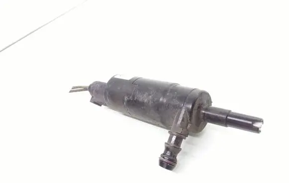 Skoda Octavia Mk2 (1Z) Headlight washer pump 3B7955681