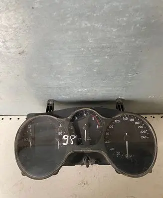Seat Altea XL Speedometer (instrument cluster) 5P09209847B V0021000