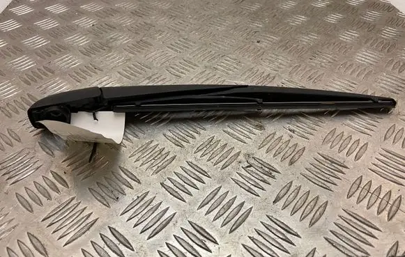 Toyota RAV 4 (XA50) Rear wiper blade arm