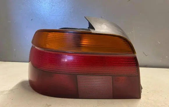 BMW 5 E39 Rear/tail lights 8358031 2VP00724001