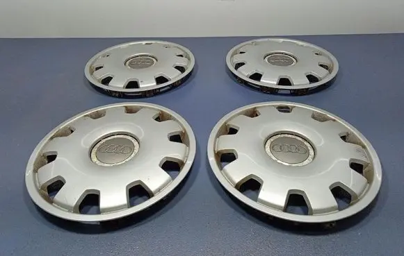 Audi A3 S3 8L R17 wheel hub/cap/trim 4B0601147D