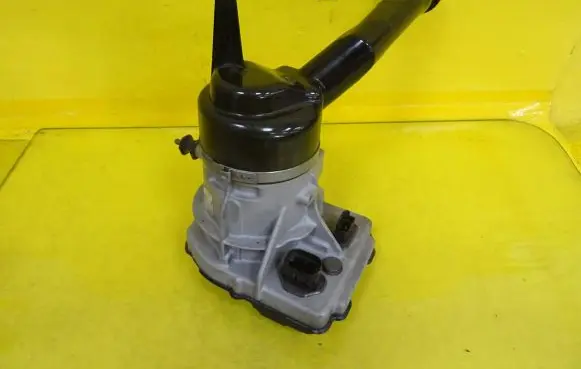 Peugeot 308 Power steering pump A0015321