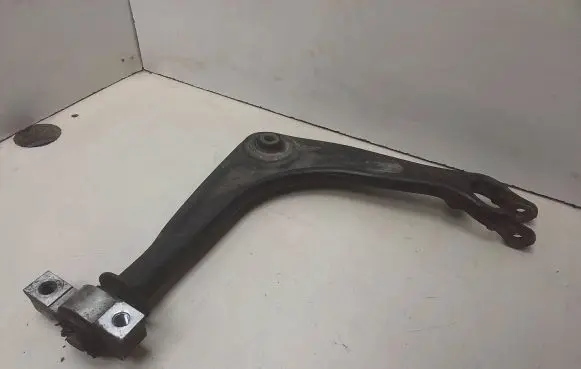 Peugeot 407 Front lower control arm/wishbone