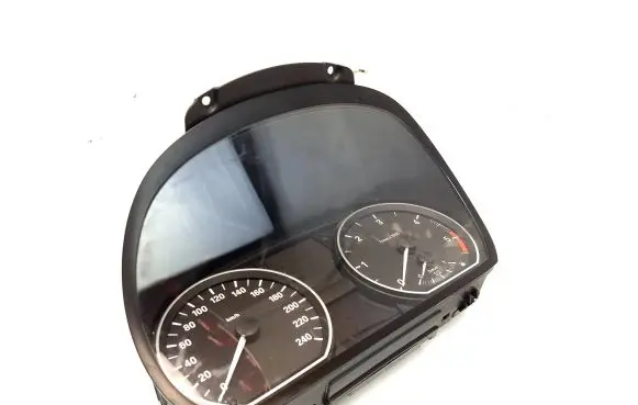 BMW 1 E81 E87 Speedometer (instrument cluster) 9187046 170205416 102495293