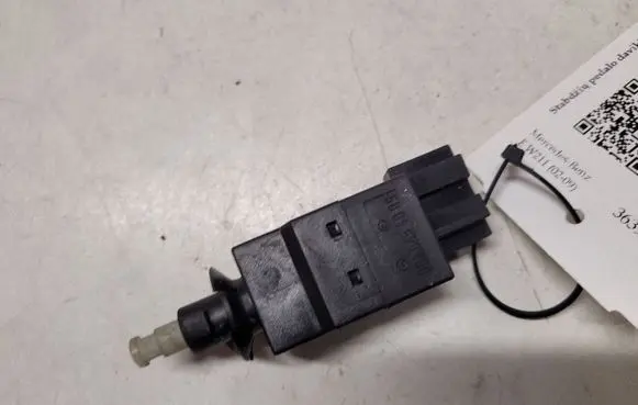 Mercedes-Benz E W211 Brake pedal sensor switch 0015454009