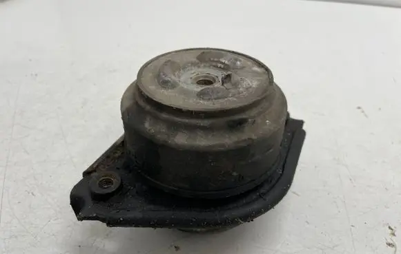Mercedes-Benz ML W164 Engine mount bracket A2512403117