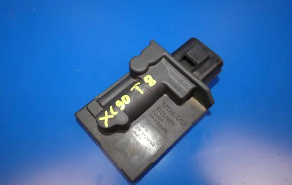 Volvo XC90 Fuel injection pump control unit/module 31355909 60810133