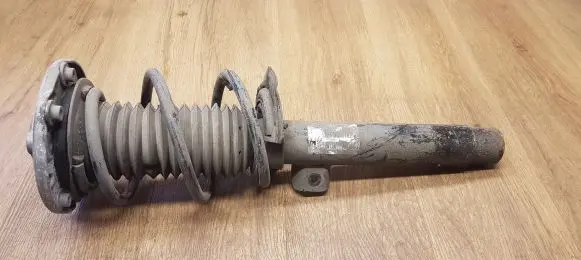 BMW 4 F32 F33 Front shock absorber with coil spring 6873766