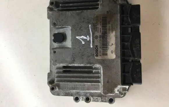 Renault Scenic II - Grand scenic II Engine control unit/module 0281011776 8200391966