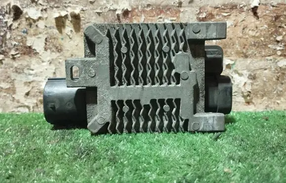 Ford C-MAX II Fan control module 940002906 500039760811