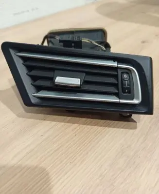 BMW 7 F01 F02 F03 F04 Dashboard side air vent grill/cover trim F5911585810 0720610