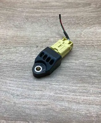 Toyota RAV 4 (XA20) Airbag deployment crash/impact sensor 8983142010 WITHPLUG
