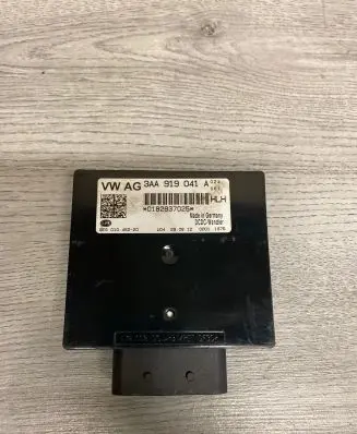 Volkswagen Transporter - Caravelle T5 Power management control unit 3AA919041A 8ES01045220 0182937025