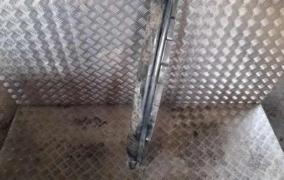 Volkswagen Touareg I Bottom radiator support slam panel 7L0805551A