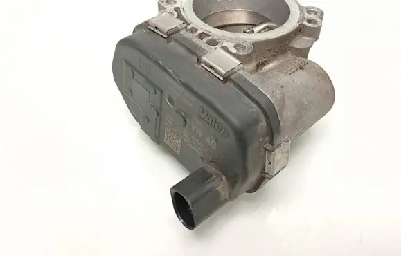 Volkswagen Golf VII Throttle valve 04E133062T