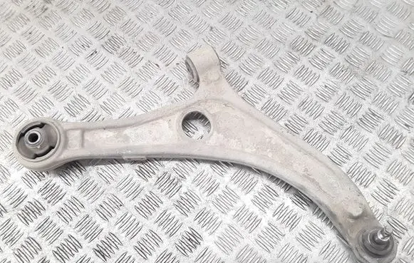 Hyundai i40 Front lower control arm/wishbone 849106