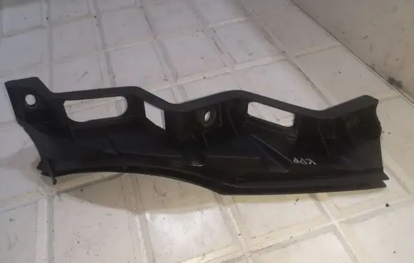 Volkswagen PASSAT B6 Front bumper mounting bracket 3C0807889
