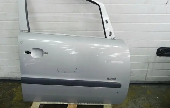 Opel Zafira B Front door 9153674 13189980