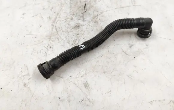Volkswagen Touran I Breather hose/pipe 06A131127L