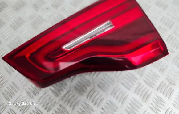 Tailgate rear/tail lights