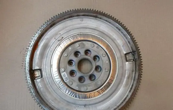 Mercedes-Benz CLA C117 X117 W117 Dual mass flywheel A2600300000II
