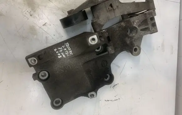 Volkswagen Touran I A/C compressor mount bracket 