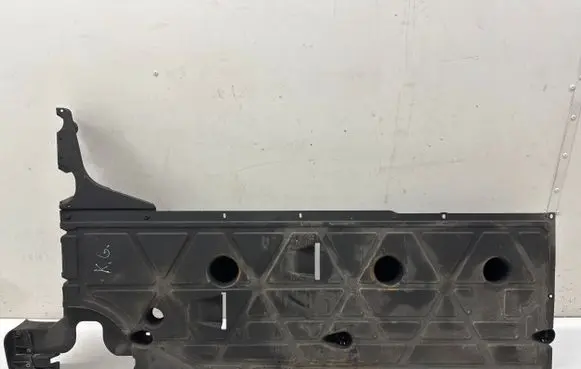 Volkswagen Multivan T7 Rear underbody cover/under tray 7T0825205
