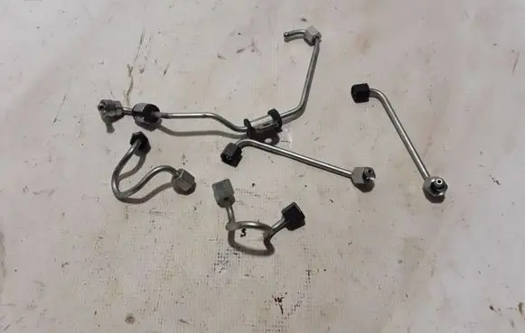 KIA Soul Fuel injector supply line/pipe 