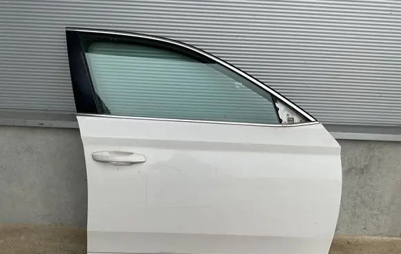 Skoda Superb B8 (3V) Front door LF9E