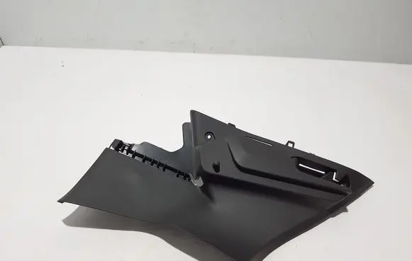 Renault Clio V Tailgate/trunk side cover trim 769356851R