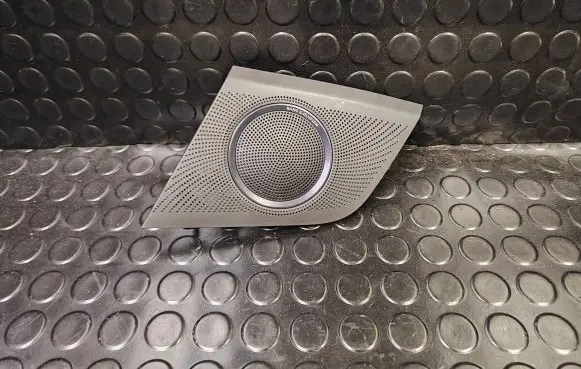 Side speaker trim/cover