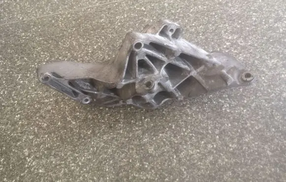 Jaguar S-Type Generator/alternator bracket 4R8Q10239DC