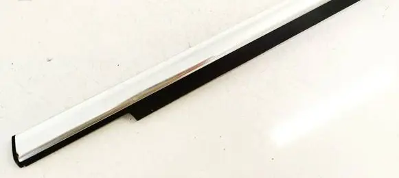 Mercedes-Benz C AMG W204 Front door glass trim molding