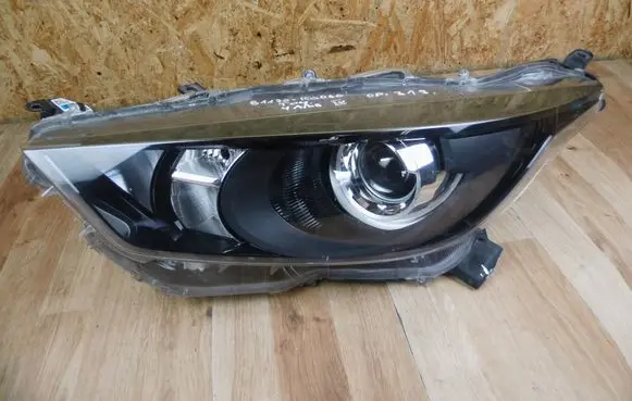 Toyota Yaris XP210 Headlight/headlamp 81170K0060