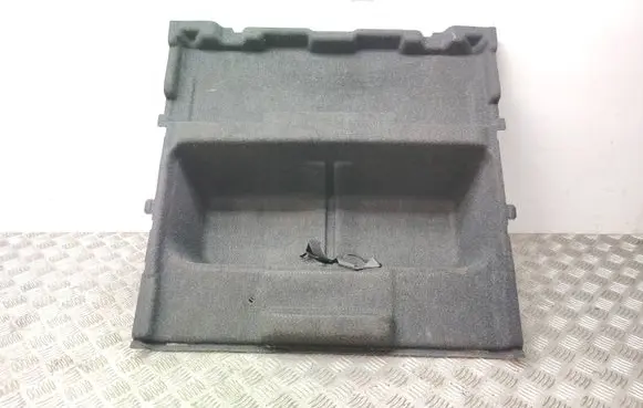 Trunk/boot floor carpet liner