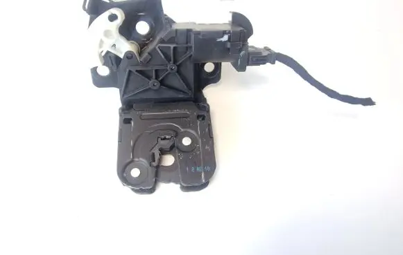 Audi A3 S3 A3 Sportback 8P Tailgate/trunk/boot lock/catch/latch 8P4827505C