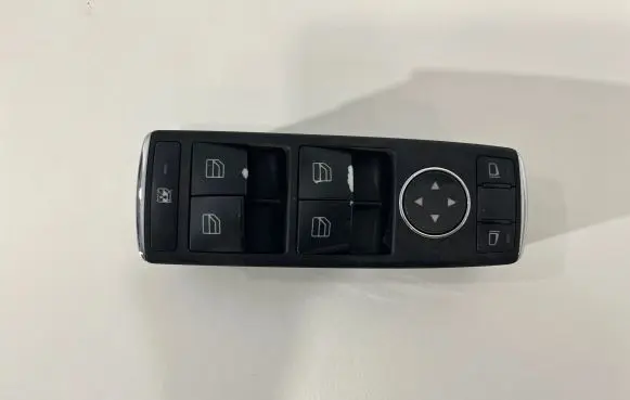 Mercedes-Benz C W204 Electric window control switch A2049055302